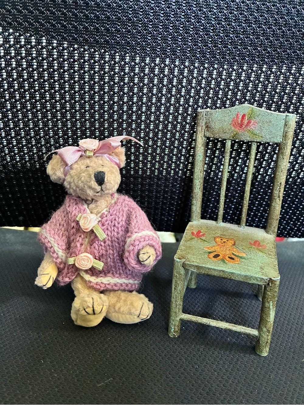 Bearington 4" Jointed Bear Emily Pink Sweater Roses Russ Bertie Miniature Chair
